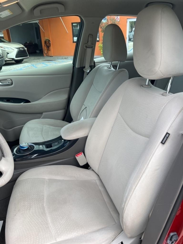 Nissan Leaf 4dr HB SL 2012