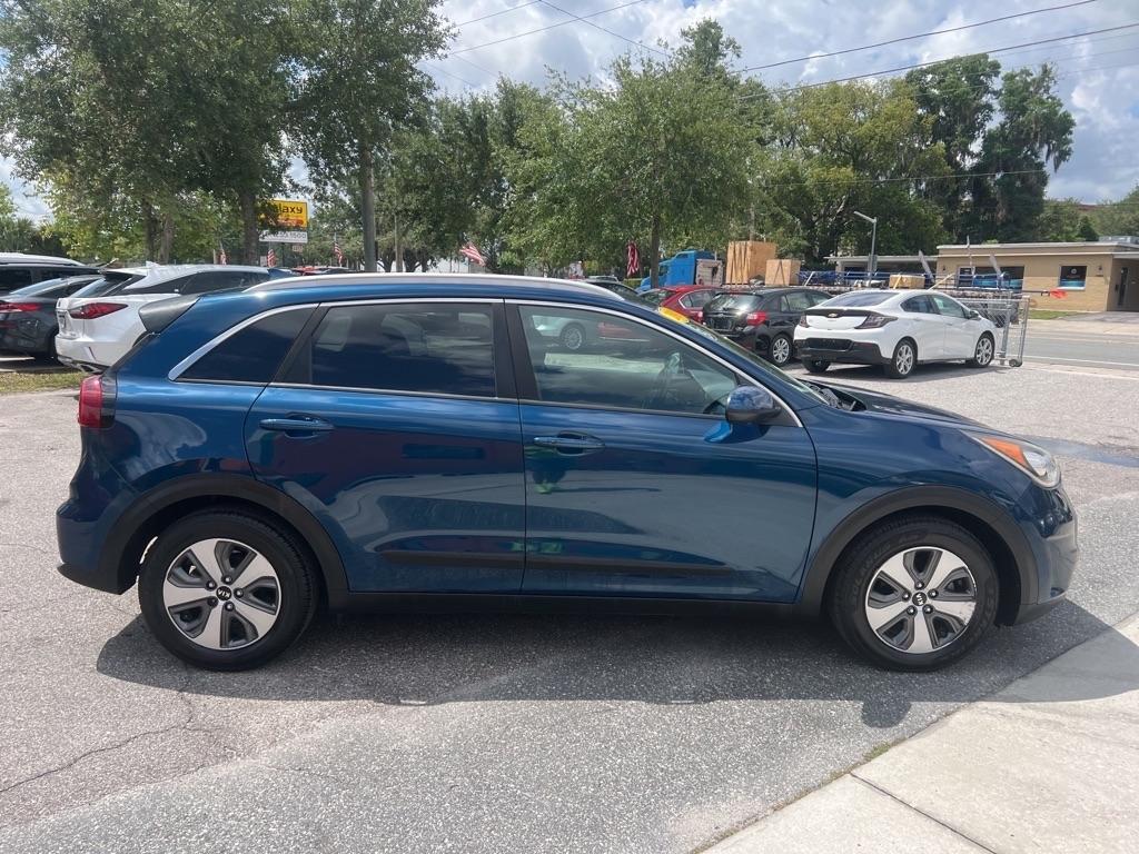 Kia Niro LX FWD 2018