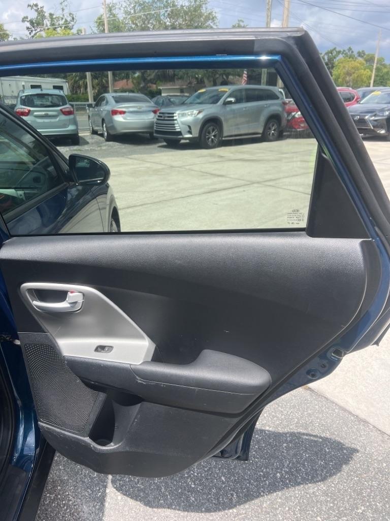 Kia Niro LX FWD 2018