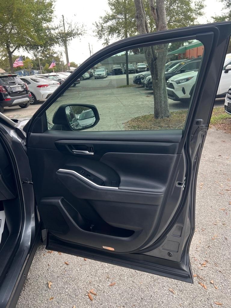 Toyota Highlander XLE AWD (Natl) 2020