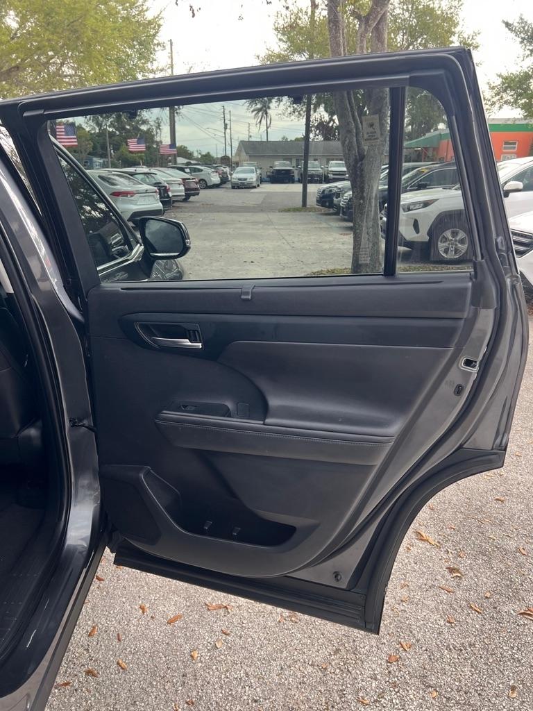 Toyota Highlander XLE AWD (Natl) 2020