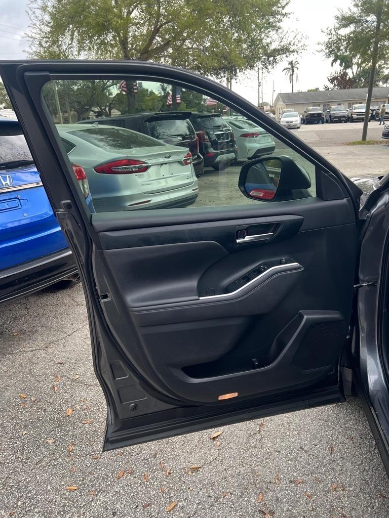 Toyota Highlander XLE AWD (Natl) 2020