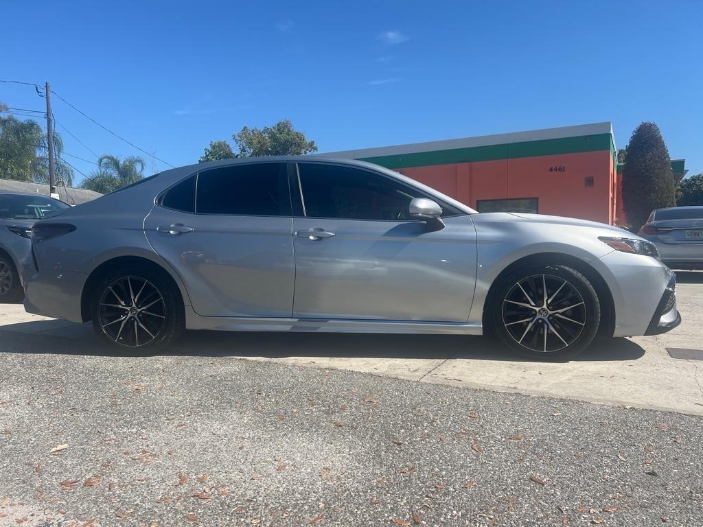 Toyota Camry SE Auto (Natl) 2022