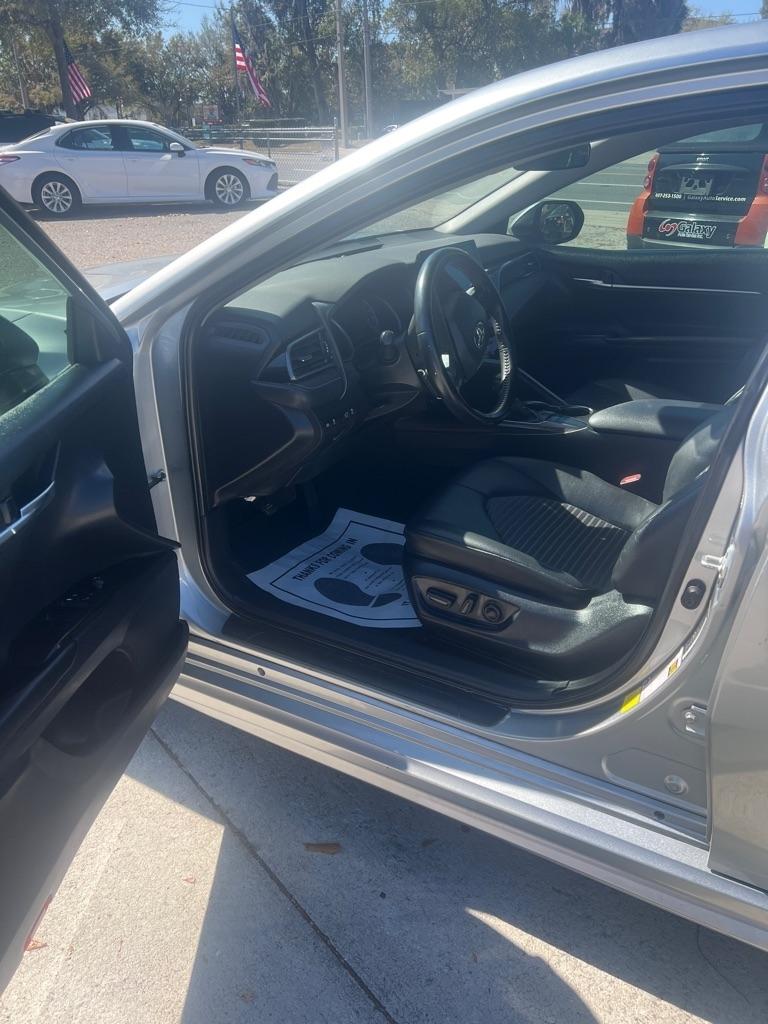 Toyota Camry SE Auto (Natl) 2022