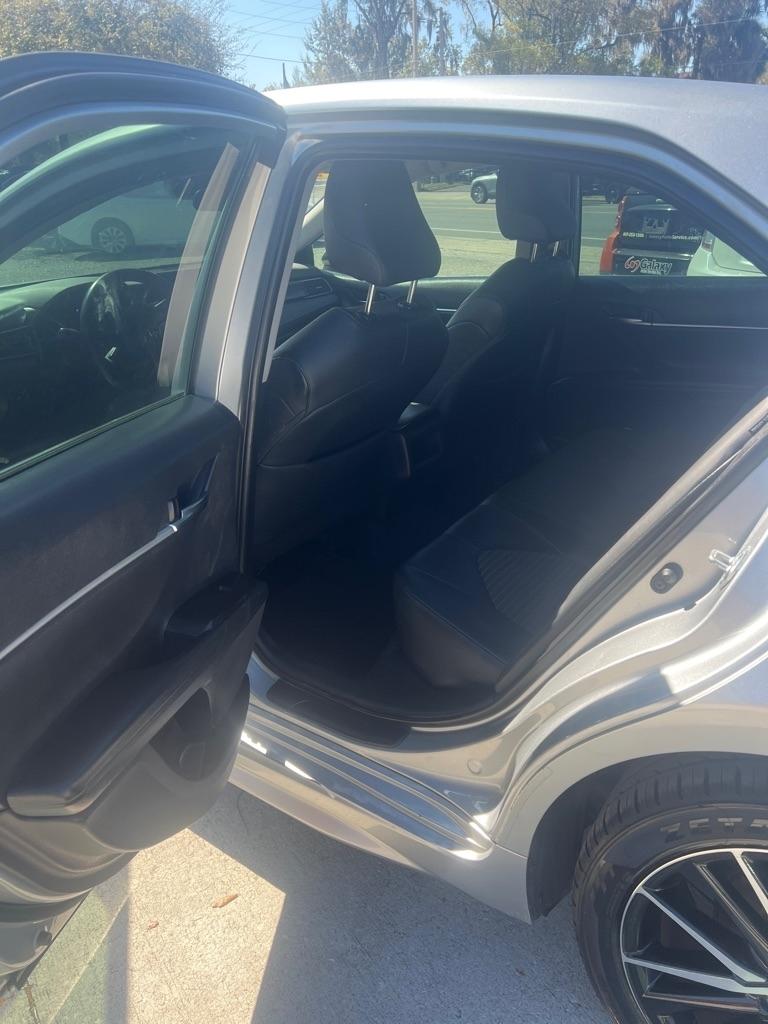 Toyota Camry SE Auto (Natl) 2022