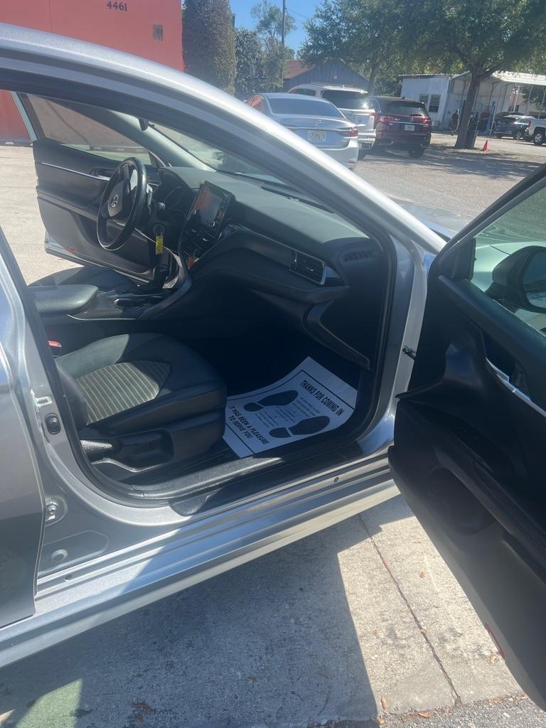 Toyota Camry SE Auto (Natl) 2022