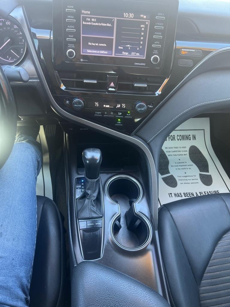 Toyota Camry SE Auto (Natl) 2022