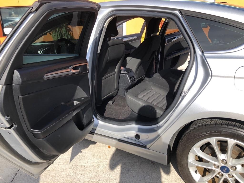 Ford Fusion Hybrid SE FWD 2019