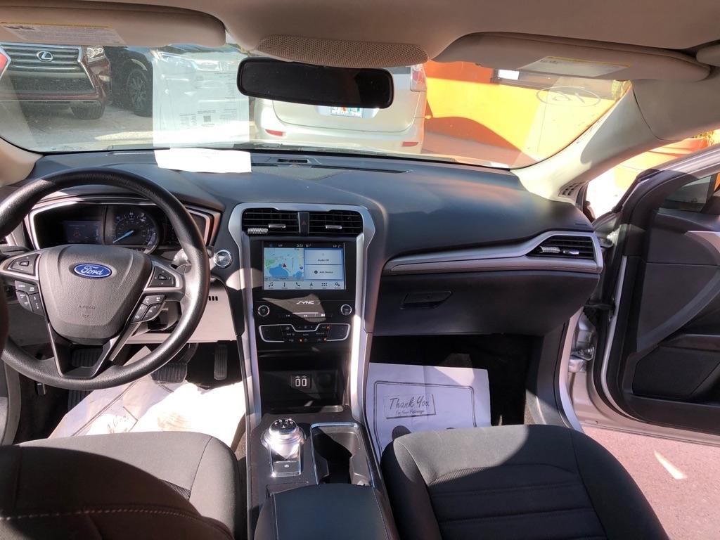 Ford Fusion Hybrid SE FWD 2019