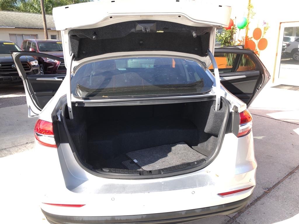 Ford Fusion Hybrid SE FWD 2019