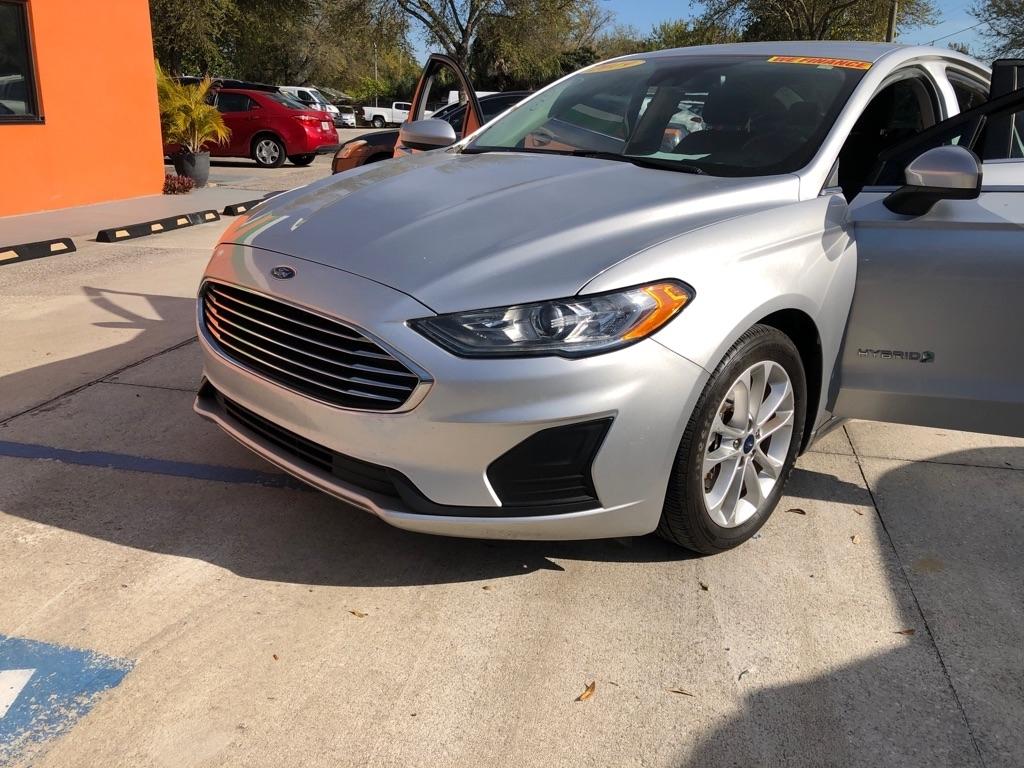 Ford Fusion Hybrid SE FWD 2019