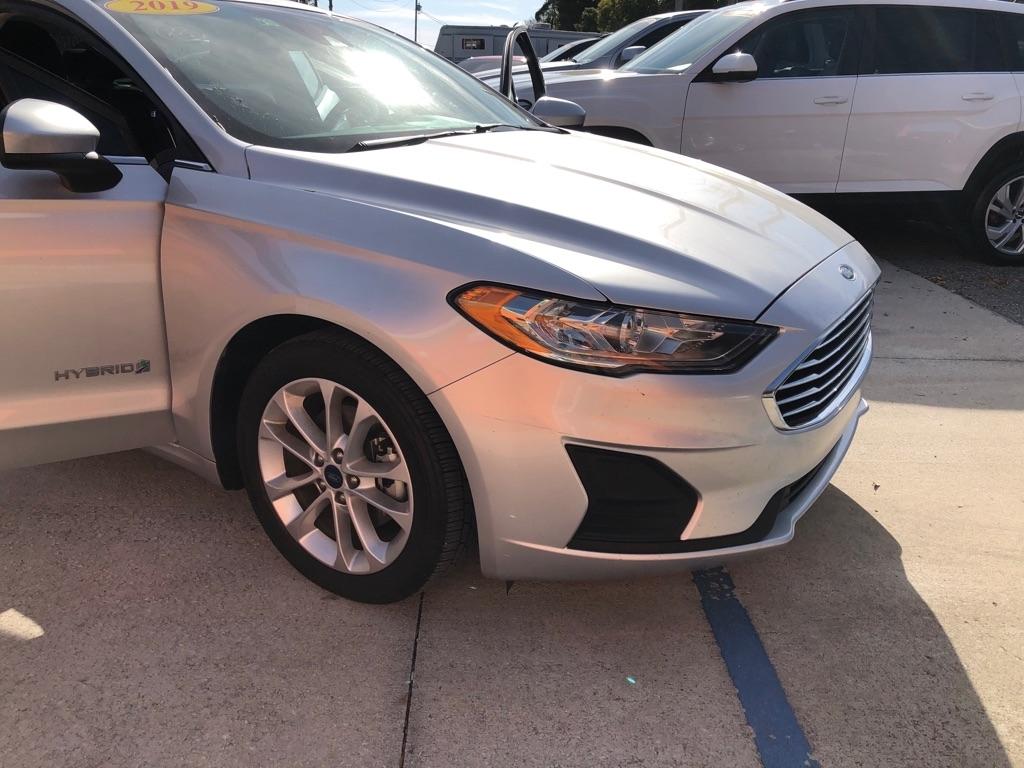 Ford Fusion Hybrid SE FWD 2019