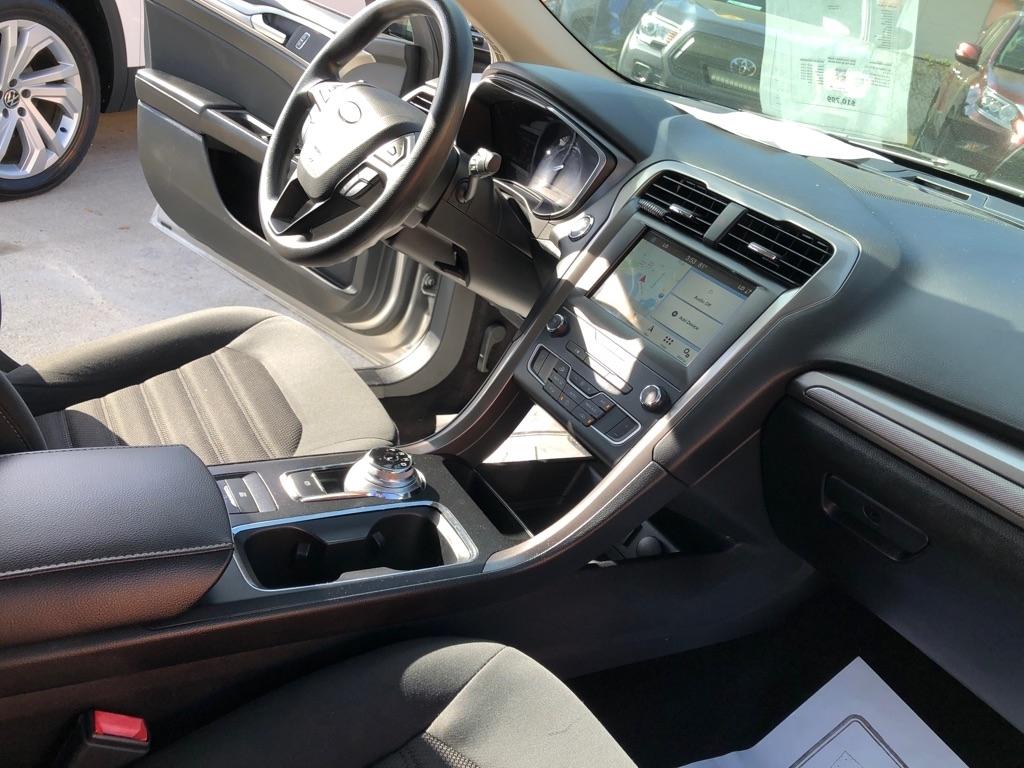 Ford Fusion Hybrid SE FWD 2019