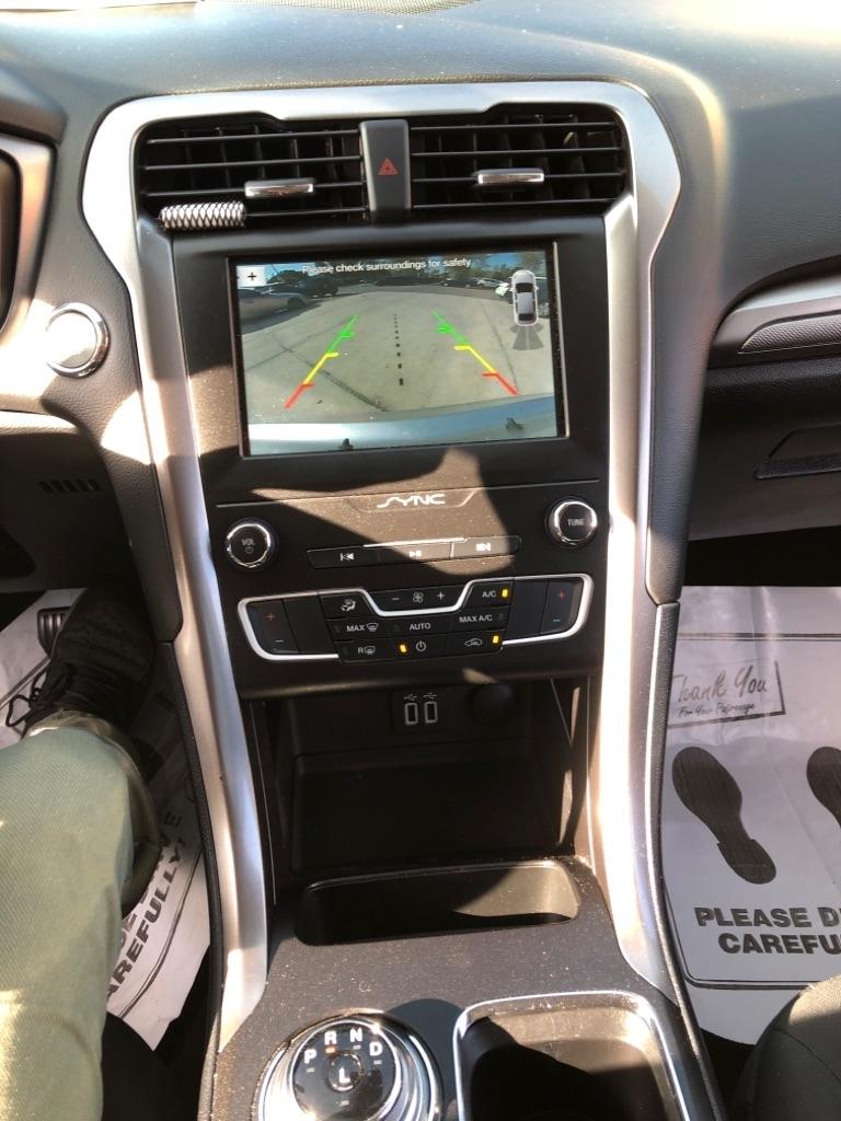 Ford Fusion Hybrid SE FWD 2019