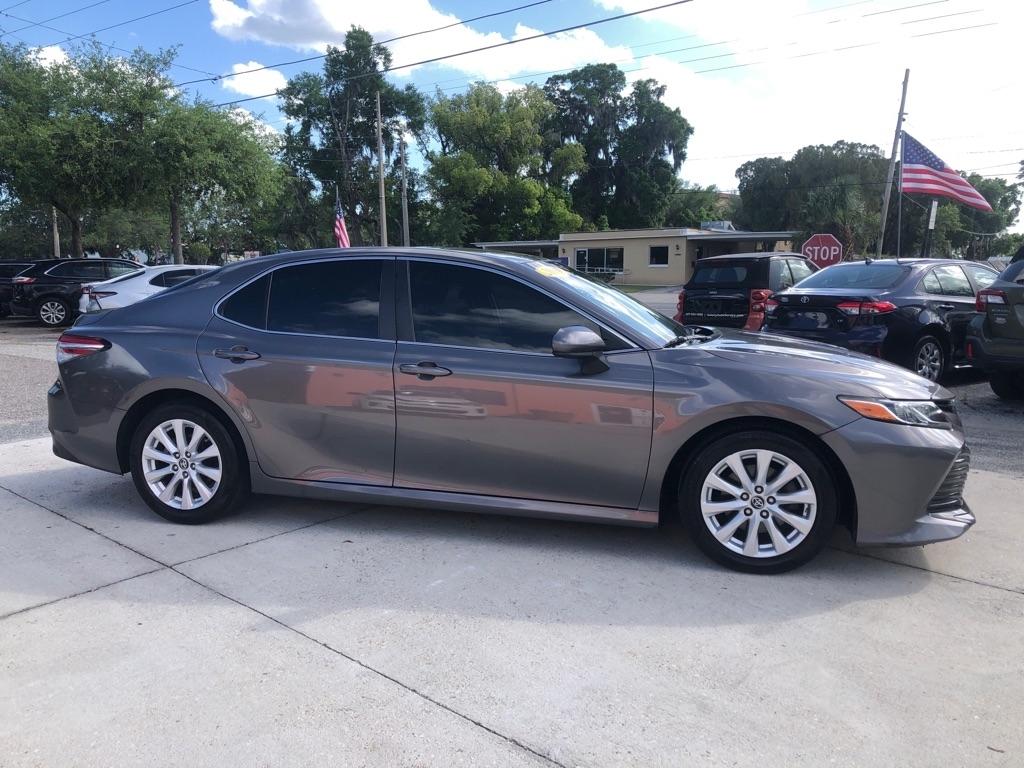 Toyota Camry XLE Auto (Natl) 2019