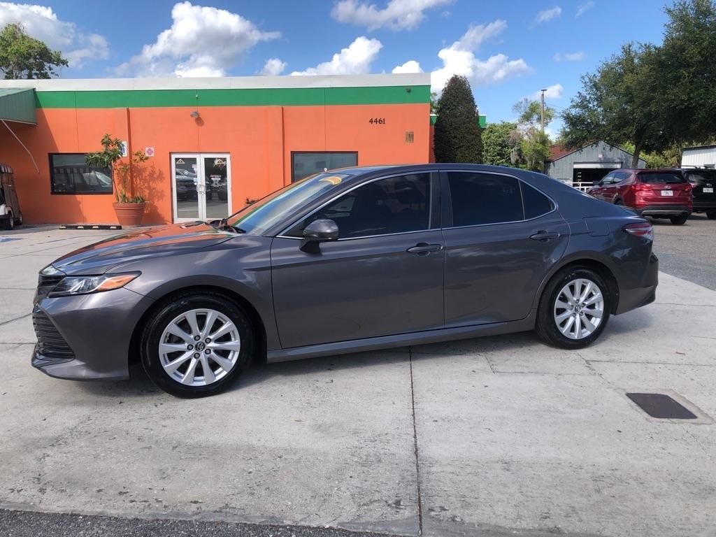 Toyota Camry XLE Auto (Natl) 2019