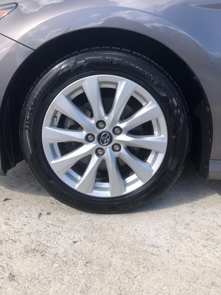 Toyota Camry XLE Auto (Natl) 2019