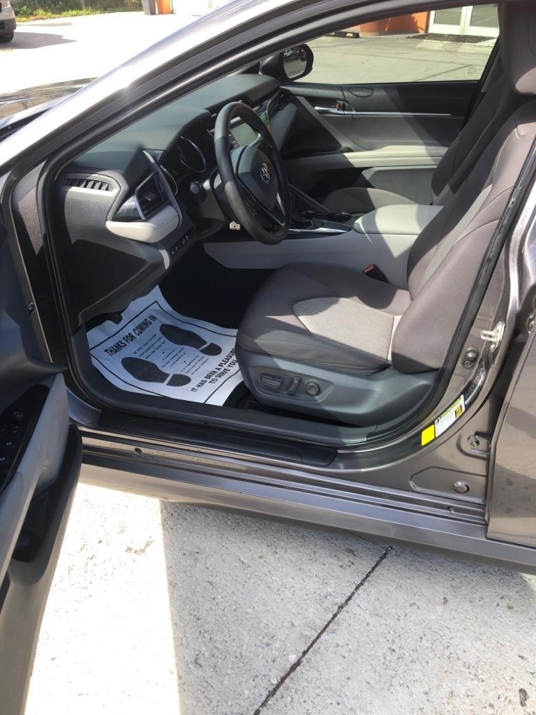 Toyota Camry XLE Auto (Natl) 2019