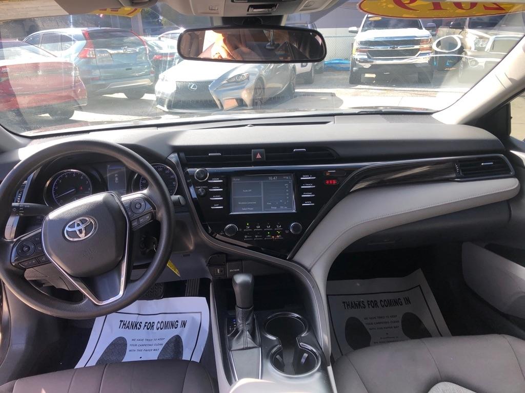 Toyota Camry XLE Auto (Natl) 2019