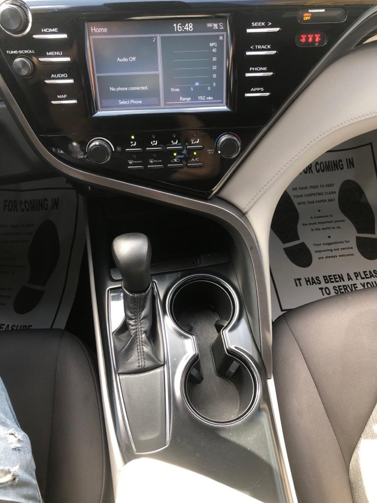 Toyota Camry XLE Auto (Natl) 2019