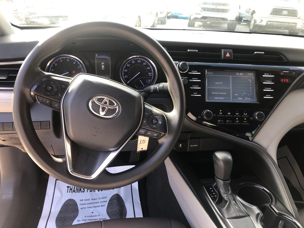 Toyota Camry XLE Auto (Natl) 2019