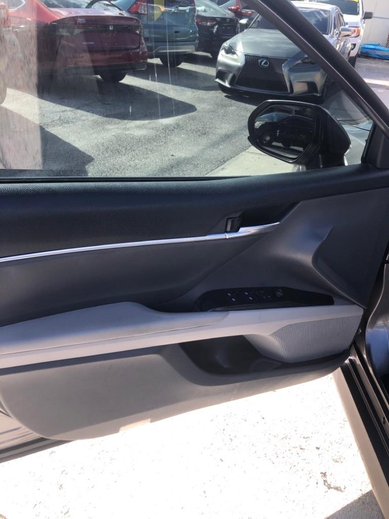 Toyota Camry XLE Auto (Natl) 2019