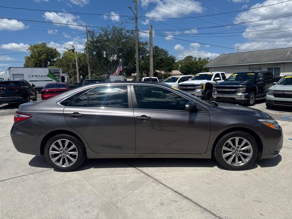 Toyota Camry 4dr Sdn I4 Auto SE w/Special Edition Pkg (Natl) 2016