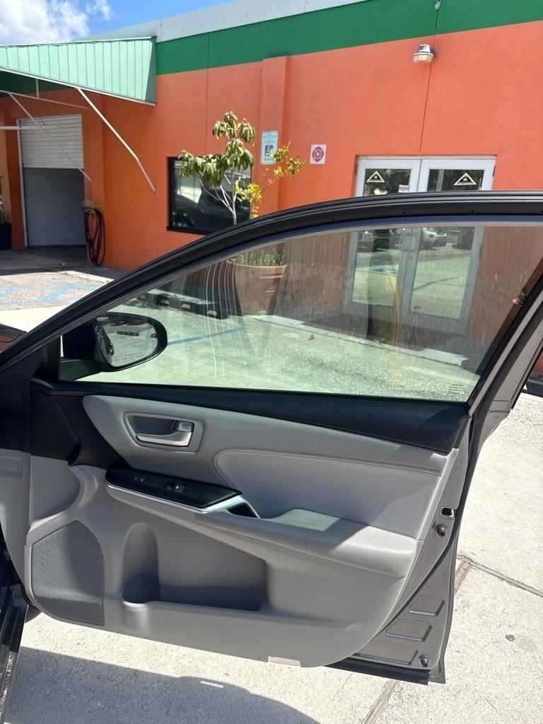 Toyota Camry 4dr Sdn I4 Auto SE w/Special Edition Pkg (Natl) 2016