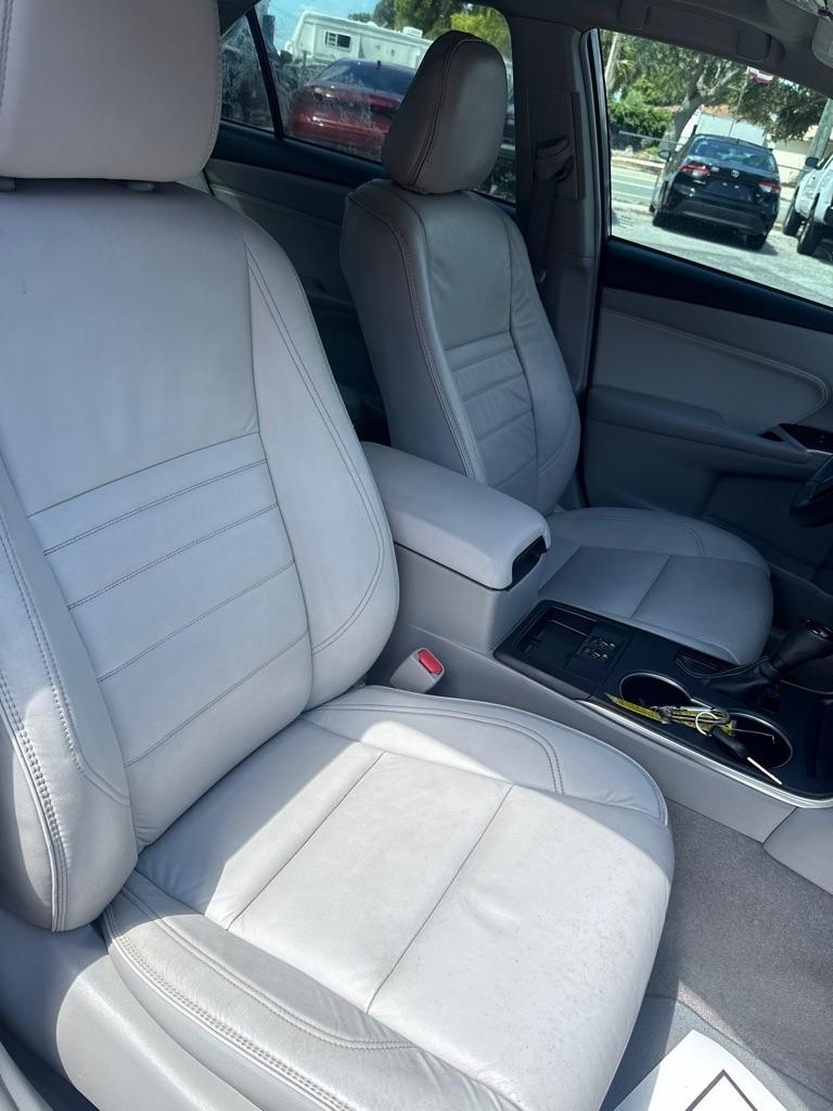 Toyota Camry 4dr Sdn I4 Auto SE w/Special Edition Pkg (Natl) 2016