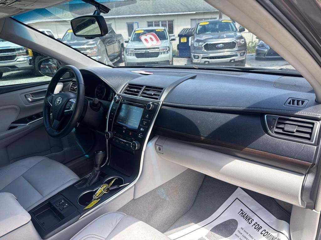 Toyota Camry 4dr Sdn I4 Auto SE w/Special Edition Pkg (Natl) 2016