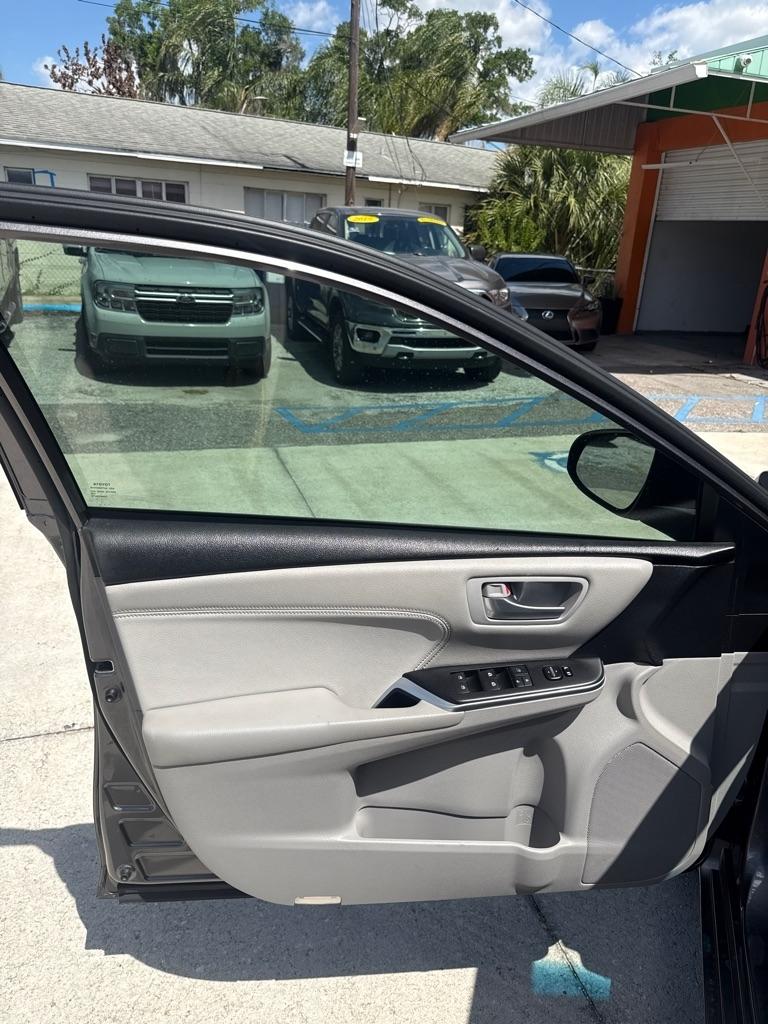 Toyota Camry 4dr Sdn I4 Auto SE w/Special Edition Pkg (Natl) 2016