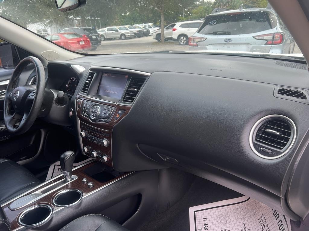 Nissan Pathfinder 2WD 4dr Platinum 2013