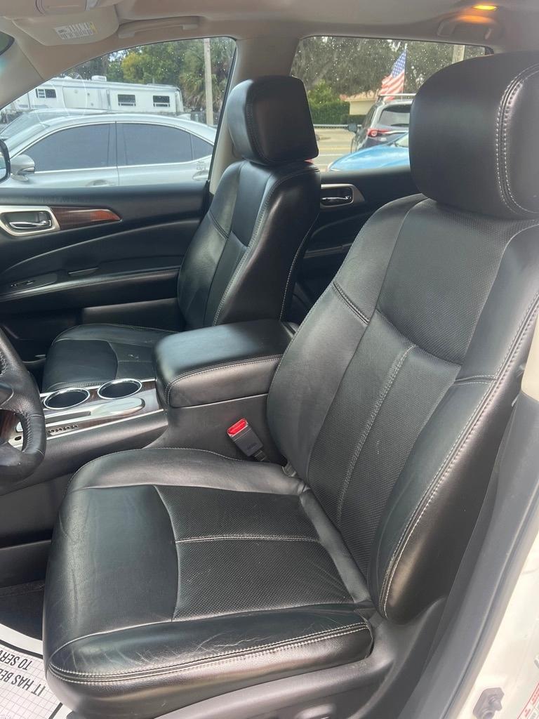 Nissan Pathfinder 2WD 4dr Platinum 2013