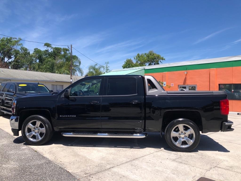 Chevrolet Silverado 1500 2WD Crew Cab 143.5" LT w/1LT 2017