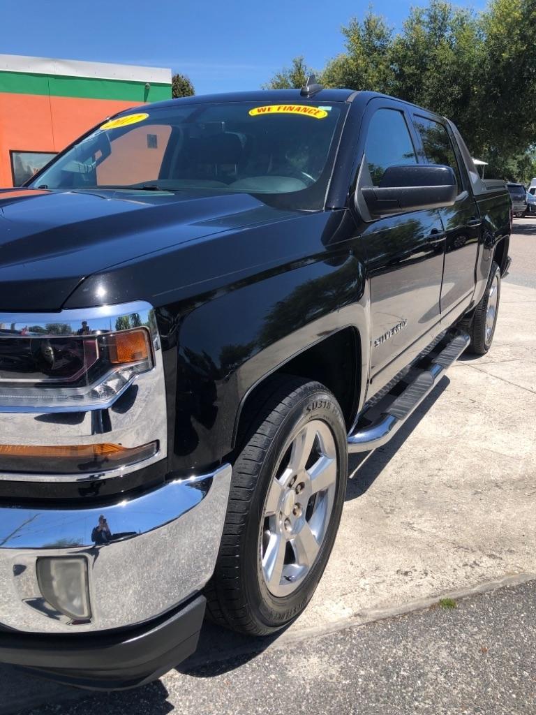 Chevrolet Silverado 1500 2WD Crew Cab 143.5" LT w/1LT 2017
