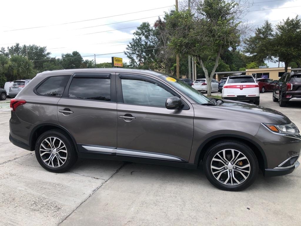 Mitsubishi Outlander 2WD 4dr SEL 2016