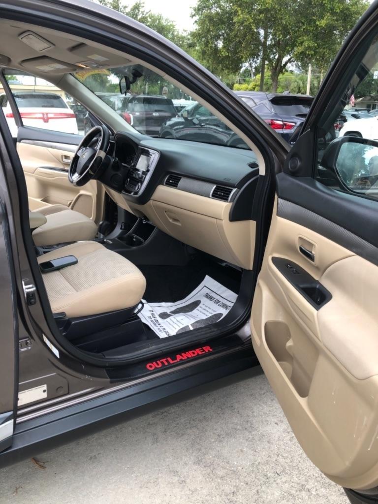 Mitsubishi Outlander 2WD 4dr SEL 2016