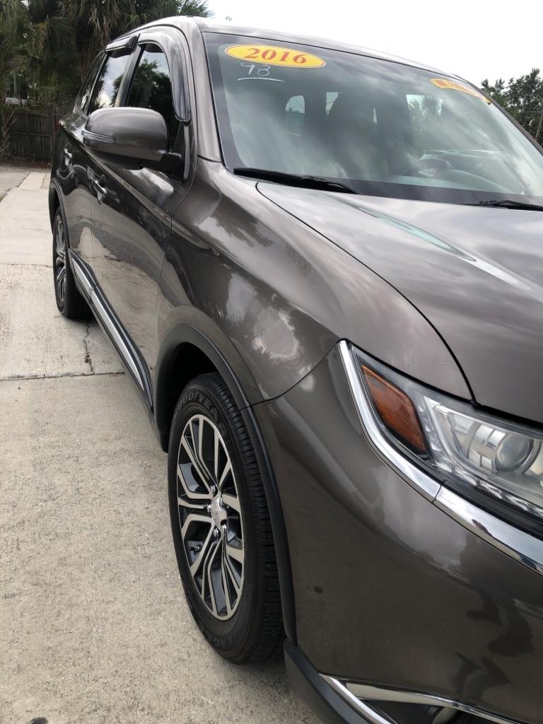 Mitsubishi Outlander 2WD 4dr SEL 2016
