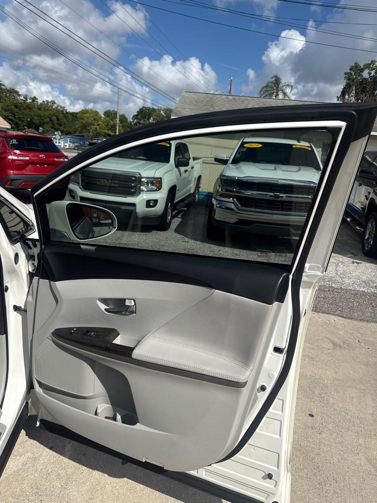 Toyota Venza 4dr Wgn V6 FWD XLE (Natl) 2015