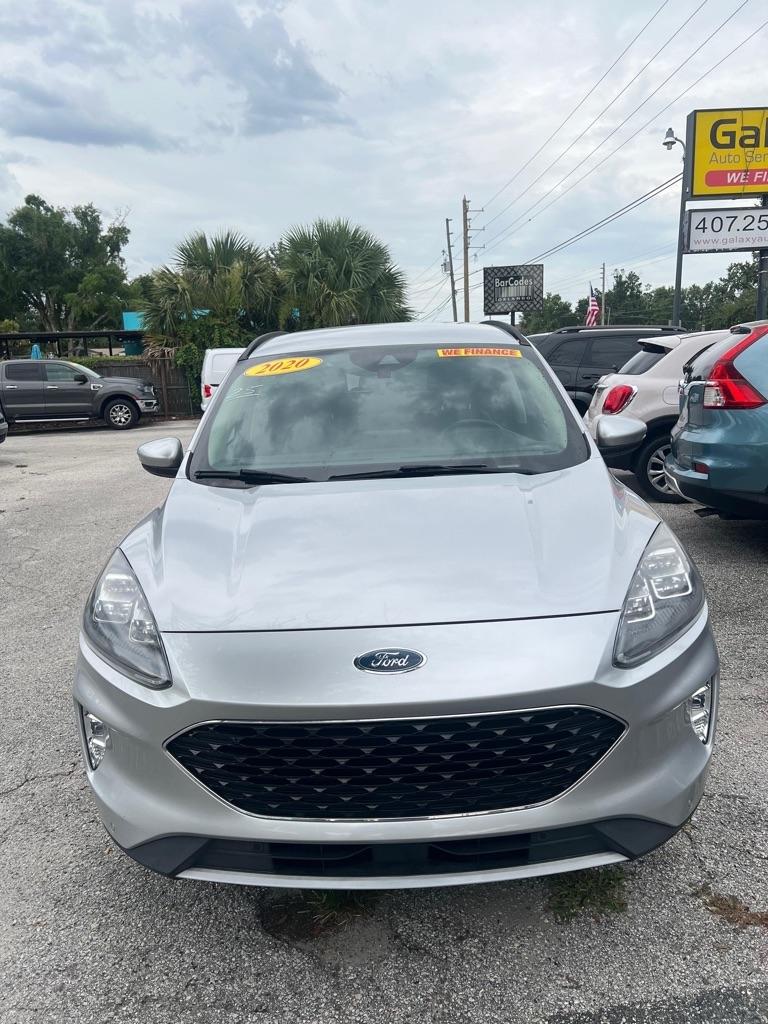 Ford Escape Titanium Hybrid FWD 2020