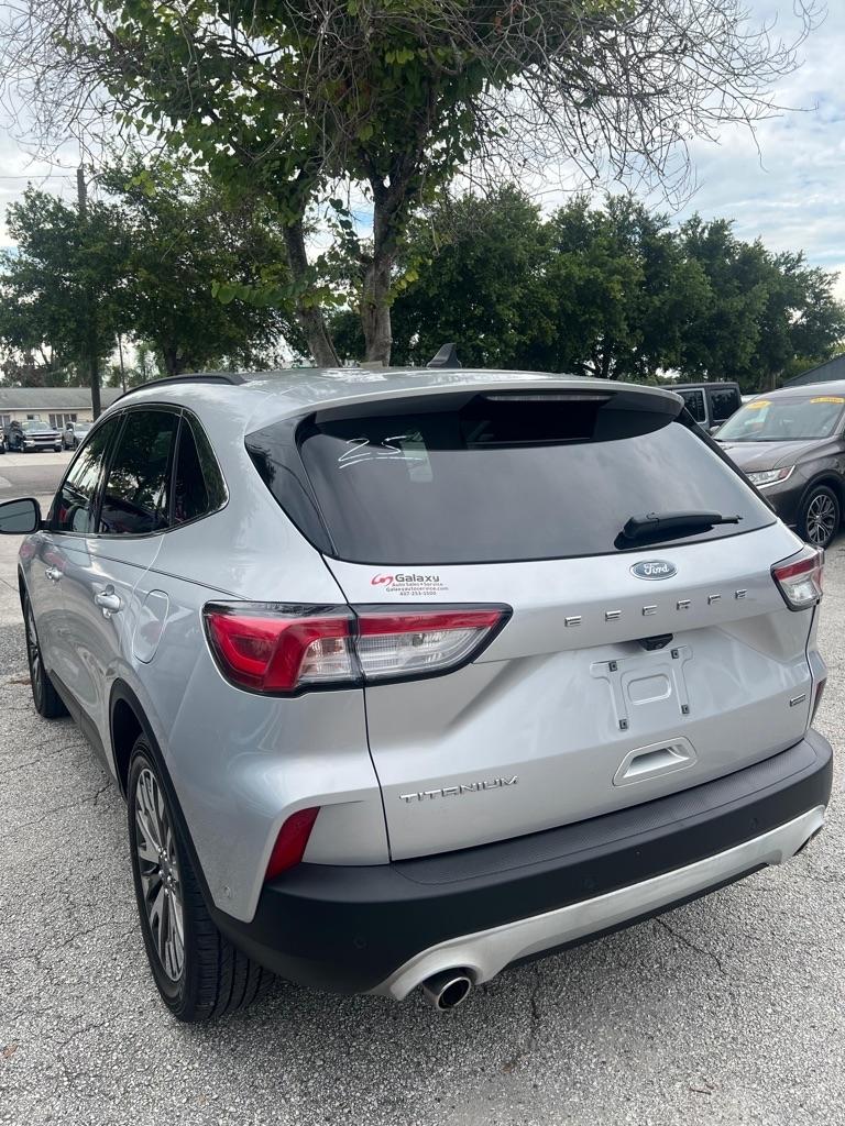 Ford Escape Titanium Hybrid FWD 2020