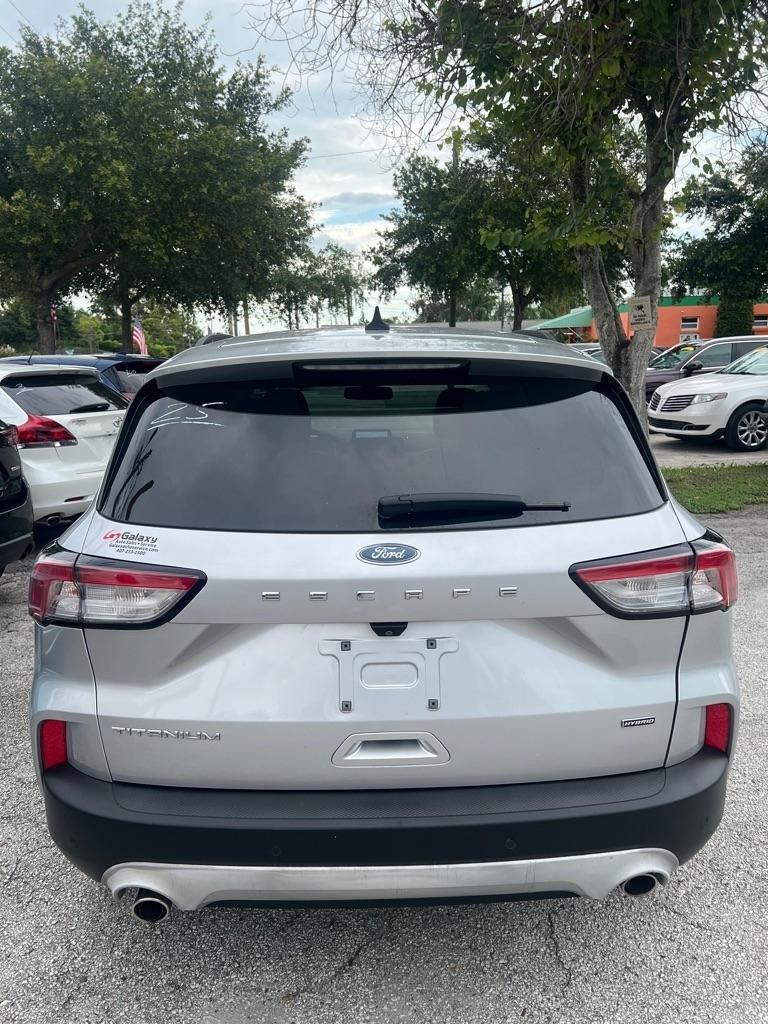 Ford Escape Titanium Hybrid FWD 2020