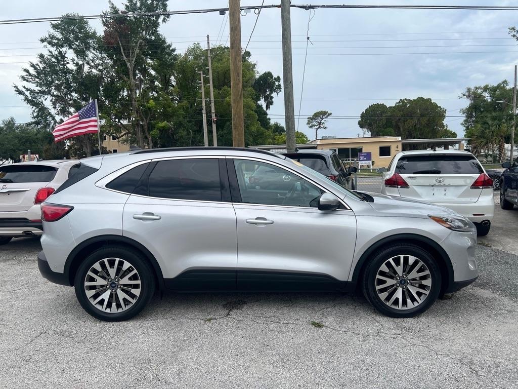 Ford Escape Titanium Hybrid FWD 2020