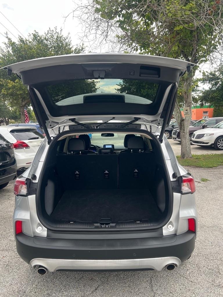 Ford Escape Titanium Hybrid FWD 2020
