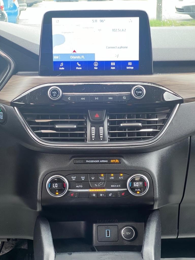 Ford Escape Titanium Hybrid FWD 2020