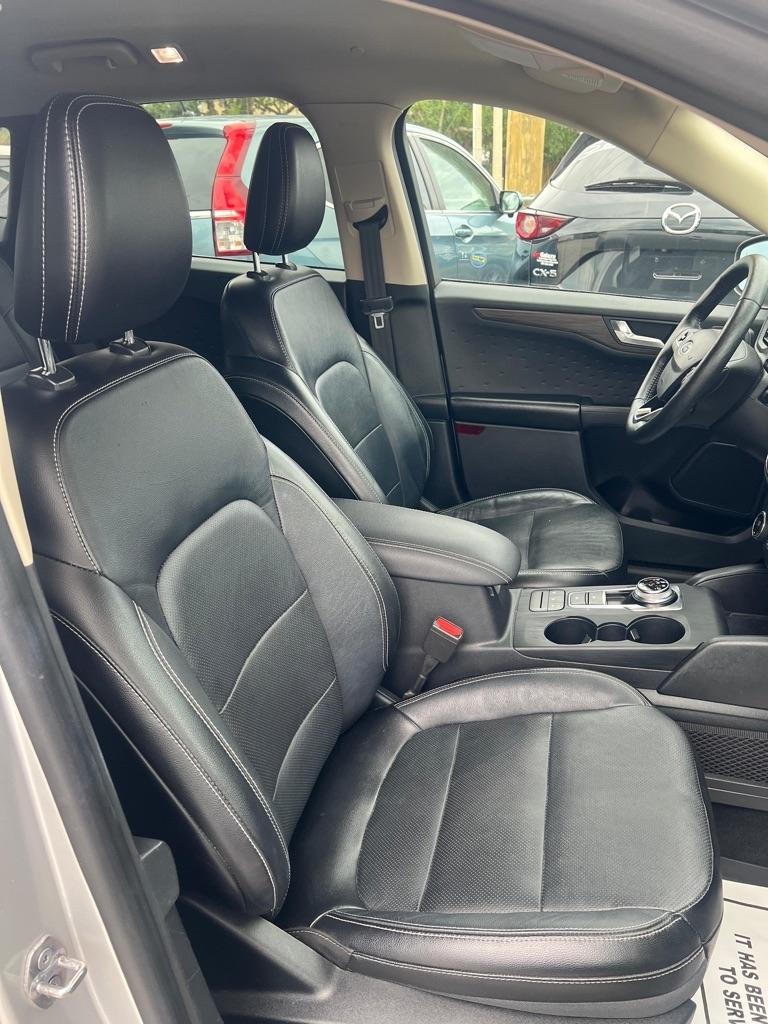 Ford Escape Titanium Hybrid FWD 2020