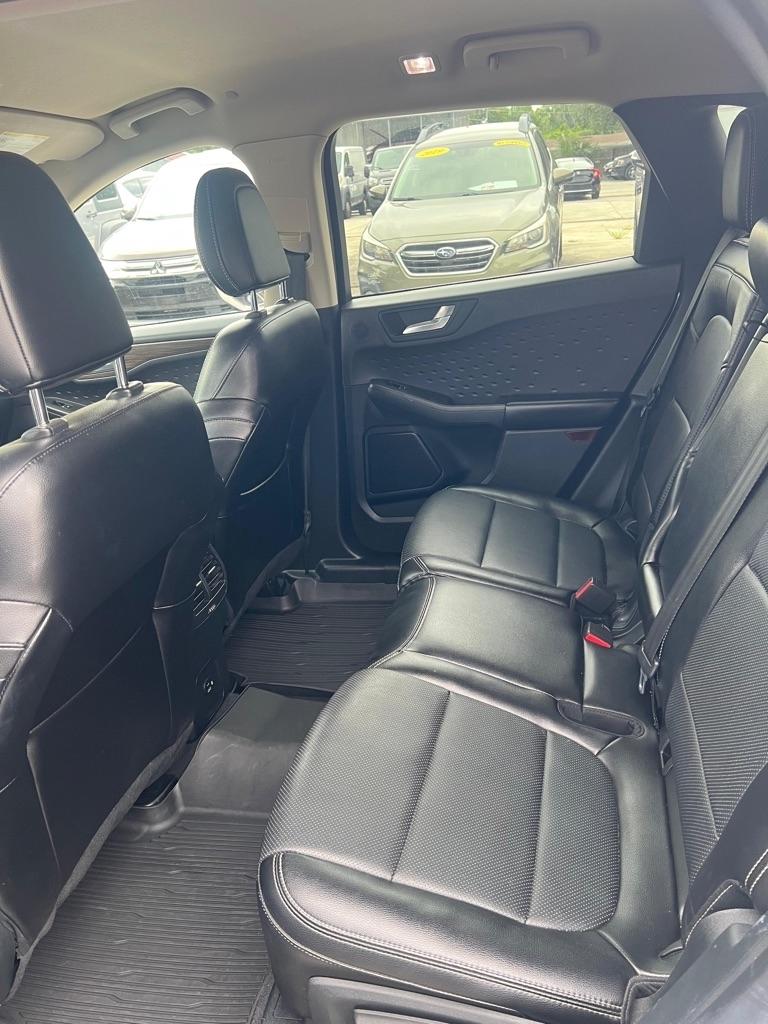 Ford Escape Titanium Hybrid FWD 2020