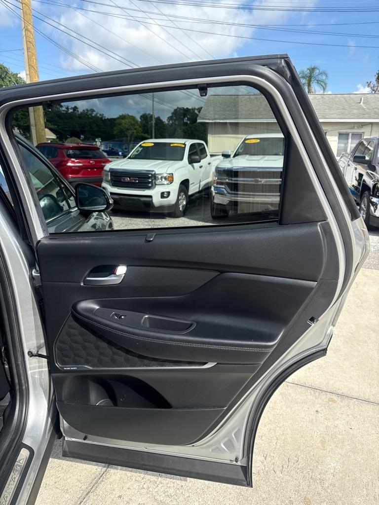 Hyundai Santa Fe SEL FWD 2021
