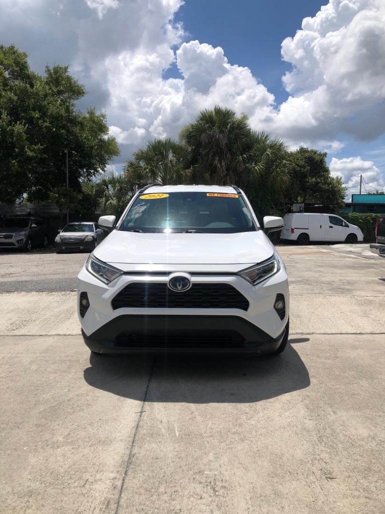 Toyota RAV4 Hybrid XLE AWD (Natl) 2021