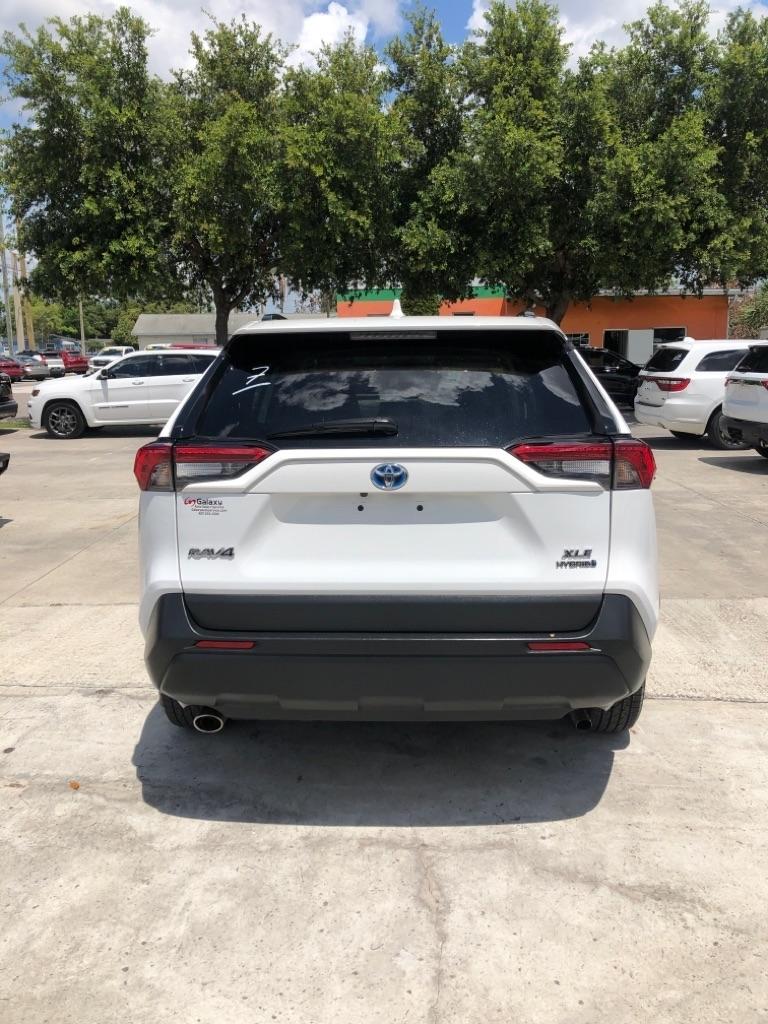 Toyota RAV4 Hybrid XLE AWD (Natl) 2021